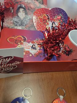 Valentines Gift Set And Randoms