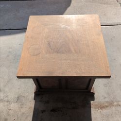 square wooden coffee table 20 x 20 x 15 solid wood