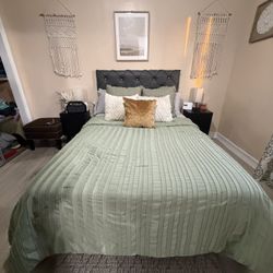 Full Bed With Mattress