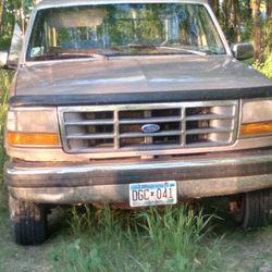 93 F150 Manual Transmission 302 Bullet proof Motor  With Nice Liveable Camper For Two 