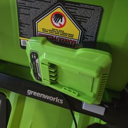 Barely used lawnmower - Battery operated