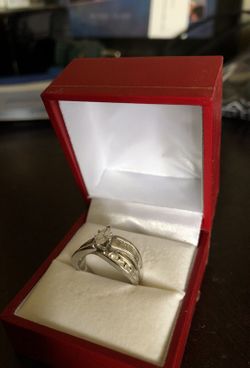 Beautiful white gold & real diamonds 💍