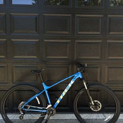 Trek Marlin 6 Mountain Bike 29”