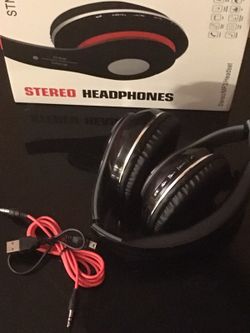 Bluetooth On-Ear Headphones w/Integrated Microphone and FM tuner