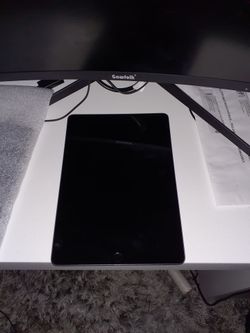 Apple iPad gray 10.2"