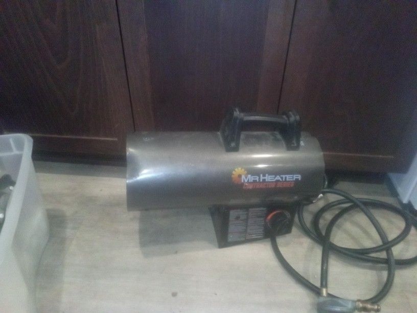 Contractor Mr. Heater Propane Heater.