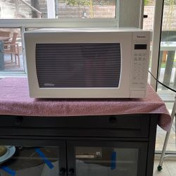 Panasonic Genius Sensor Microwave 