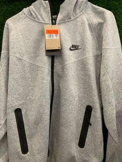 Size large Nike Tech suit gray