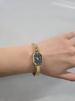 Beautiful Petite Womens Vintage Watch