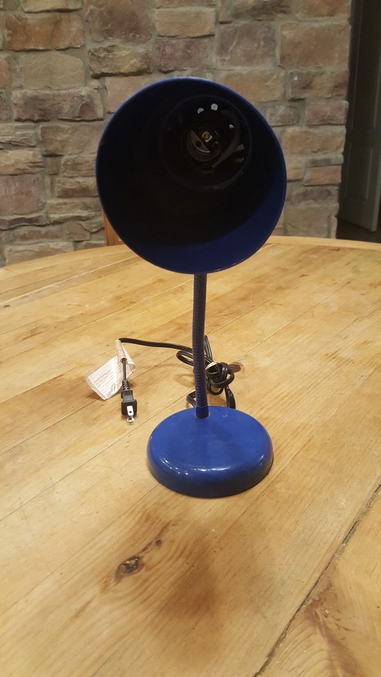 Desk lamp