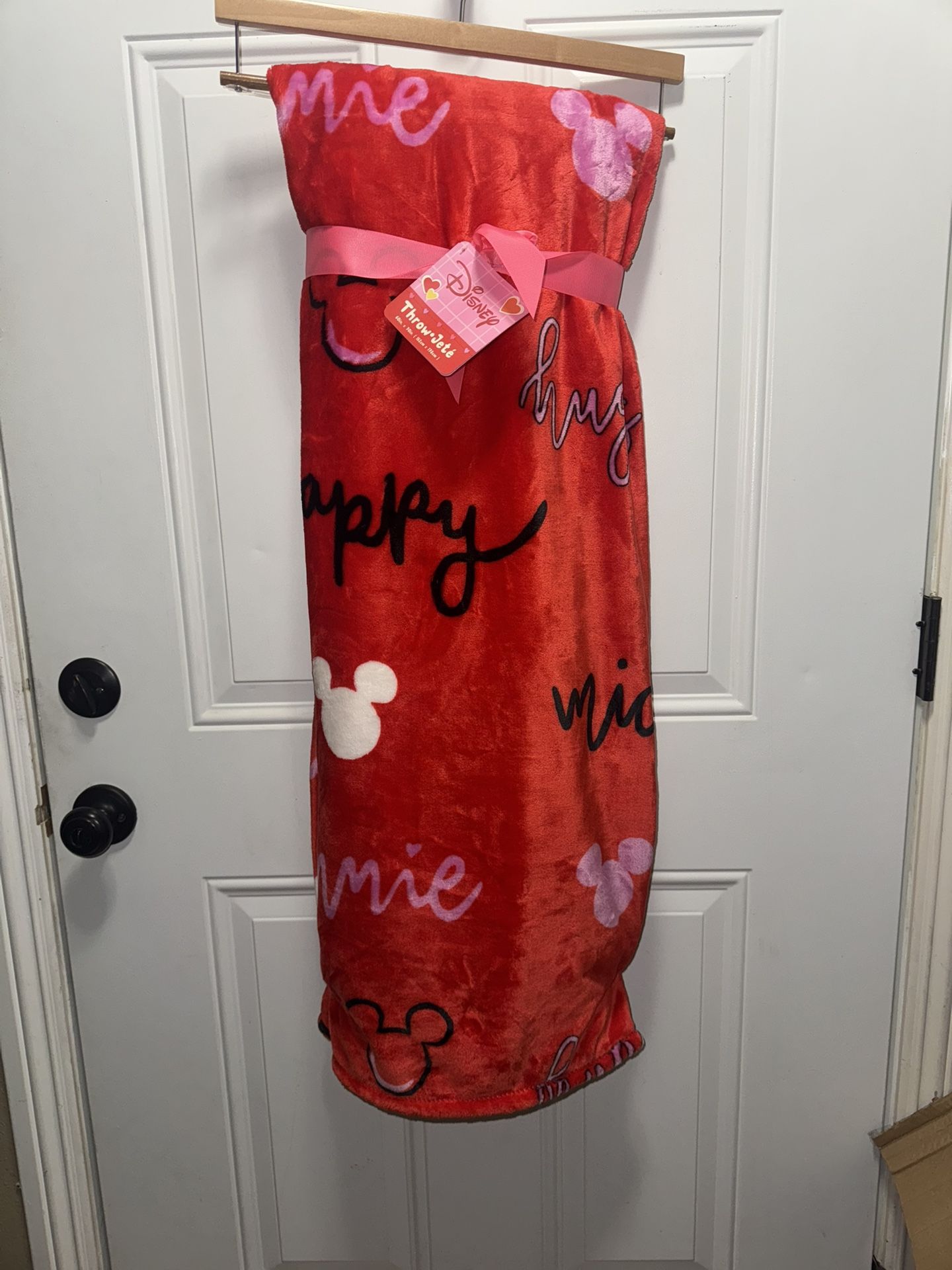 Disney Mickey & Minnie Mouse Valentine Throw Blanket $25