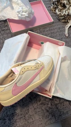 travis Scott  shy pink
