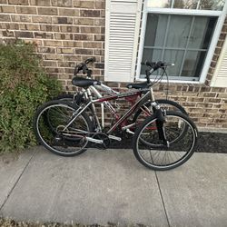 Schwinn pair of 2 mountain bikes ready to ride in excellent condition