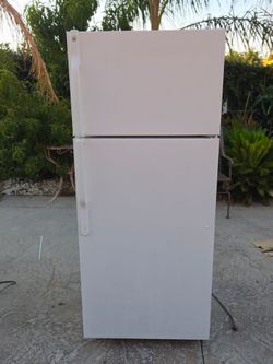 GE REFRIGERATOR