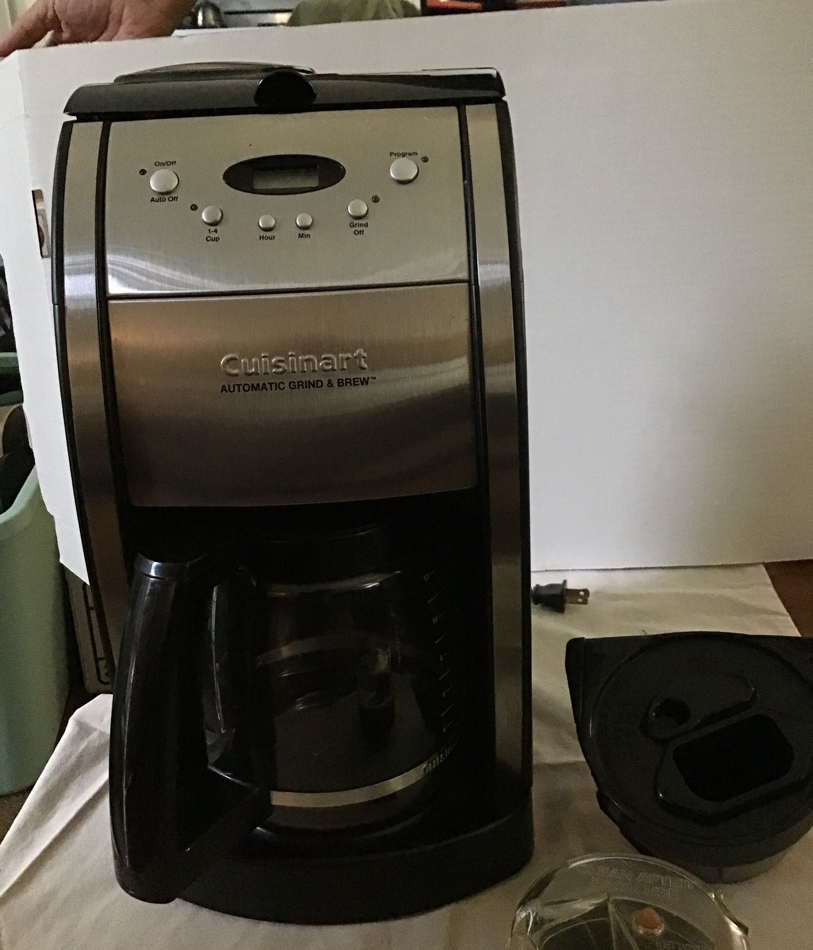 Cuisinart grind and brew 12 cup auto coffee maker programmable with timer