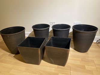 Set Of 6 Outdoor Bronze Colored Planters Larger Size Square And Round EUC