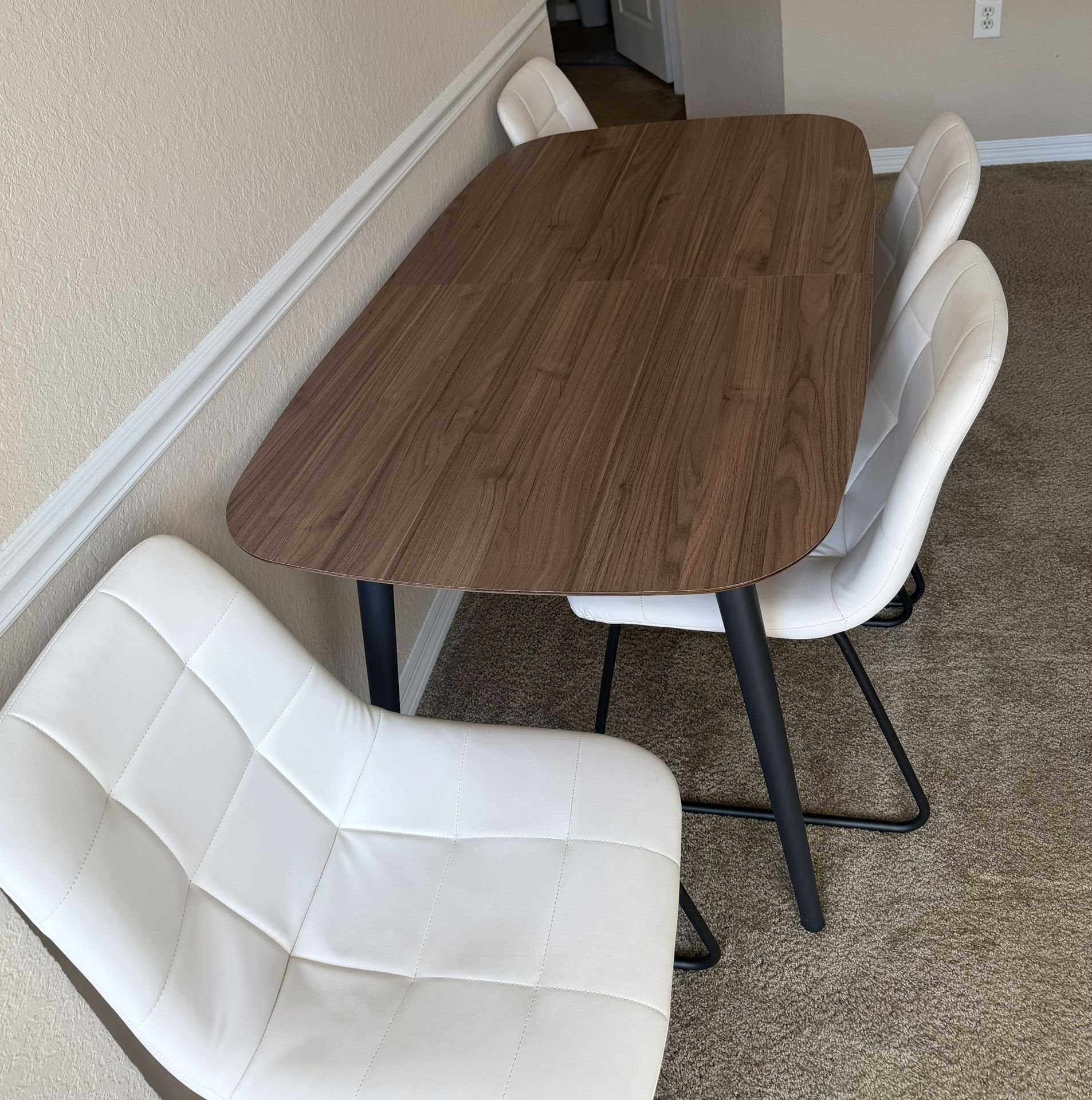 Dining Table and chairs 
