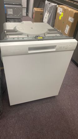 Hotpoint 24-in Front Control Built -in Diswasher (White) 60 Decibel