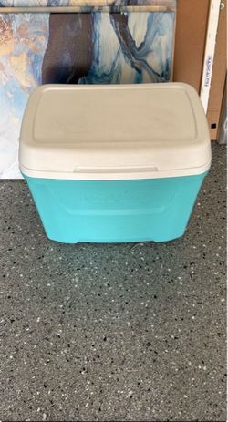 Igloo Hard-Sided Cooler Teal and White
