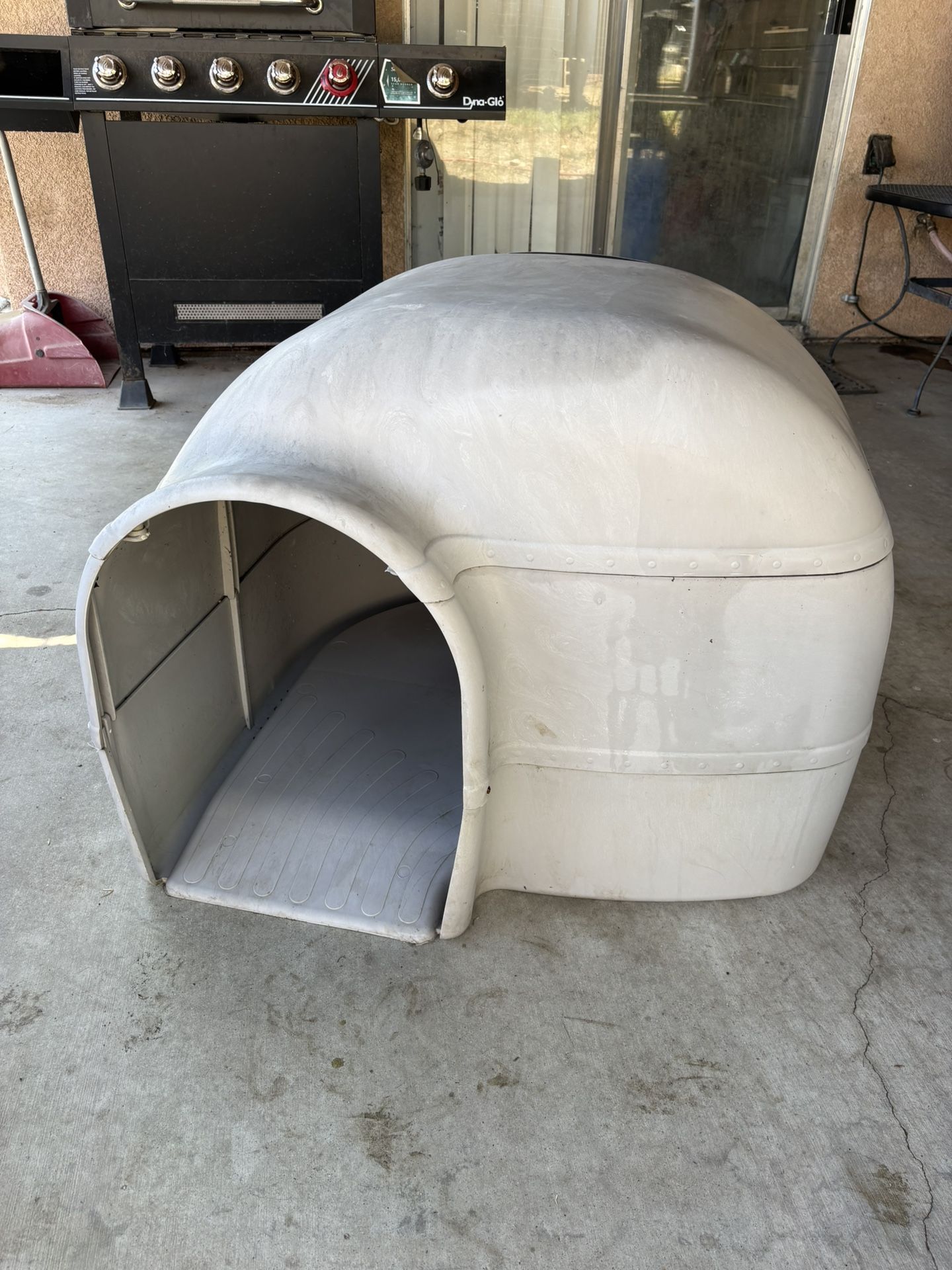Dog House - Igloo 