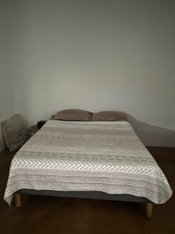 Queen bed