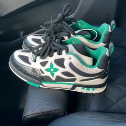 Lv Tennis Shoes 100% Authenti.. 