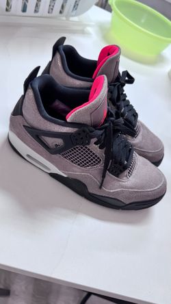 Jordan 4  taupe