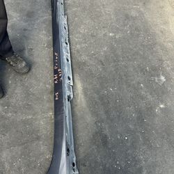 2010 - 2015 Toyota Prius Rocket Moulding Side Skirt Passenger Side 