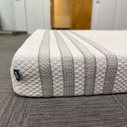 Sapira Hybrid Mattress, Queen, Like New, Perfect Condition