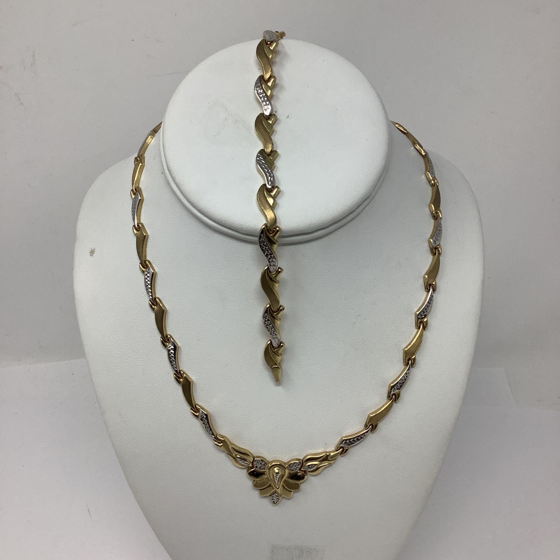 Woman Necklace And Bracelet 10K Gold