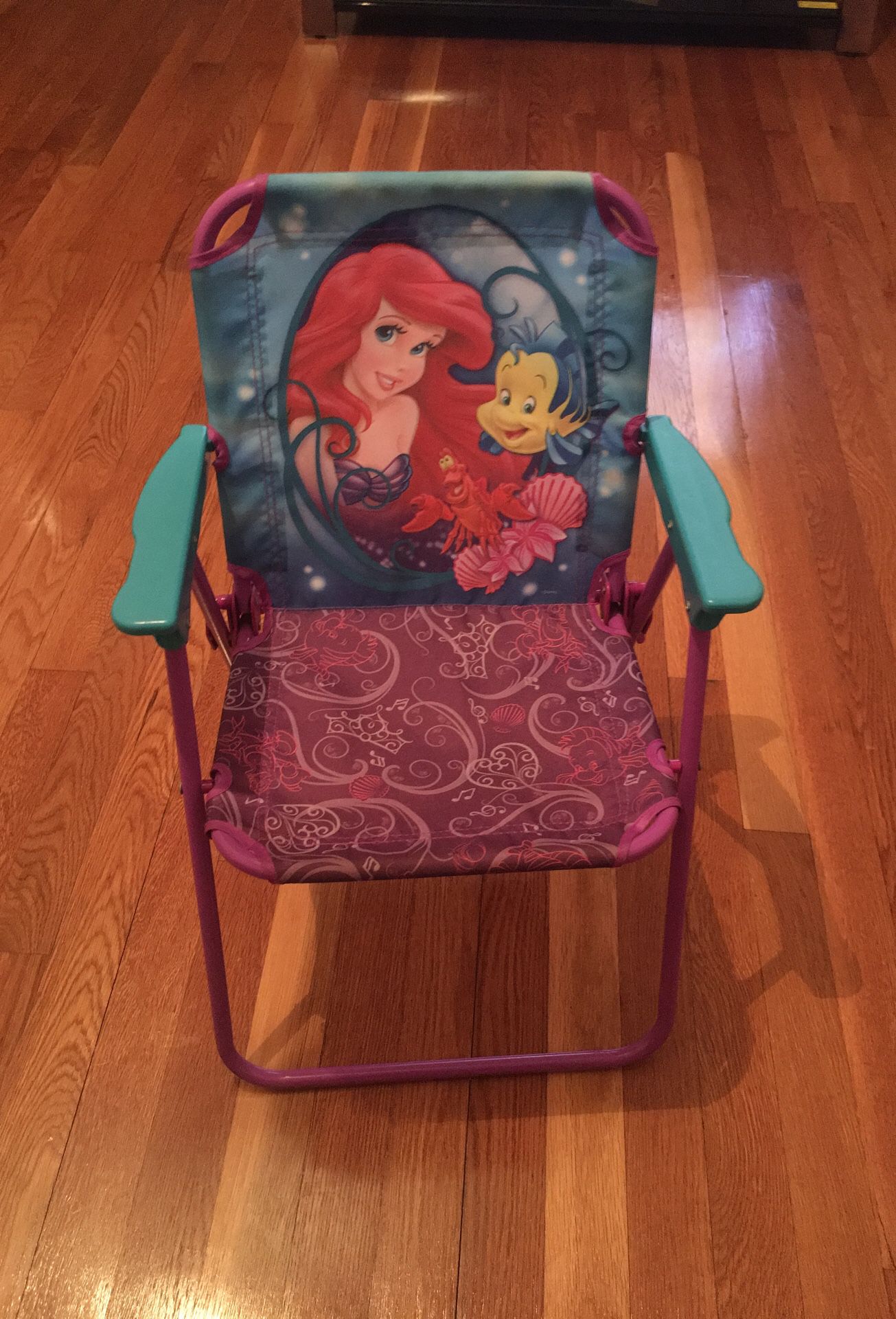 Kids Ariel chair