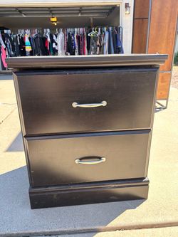 2-Drawer Nightstand / End Table