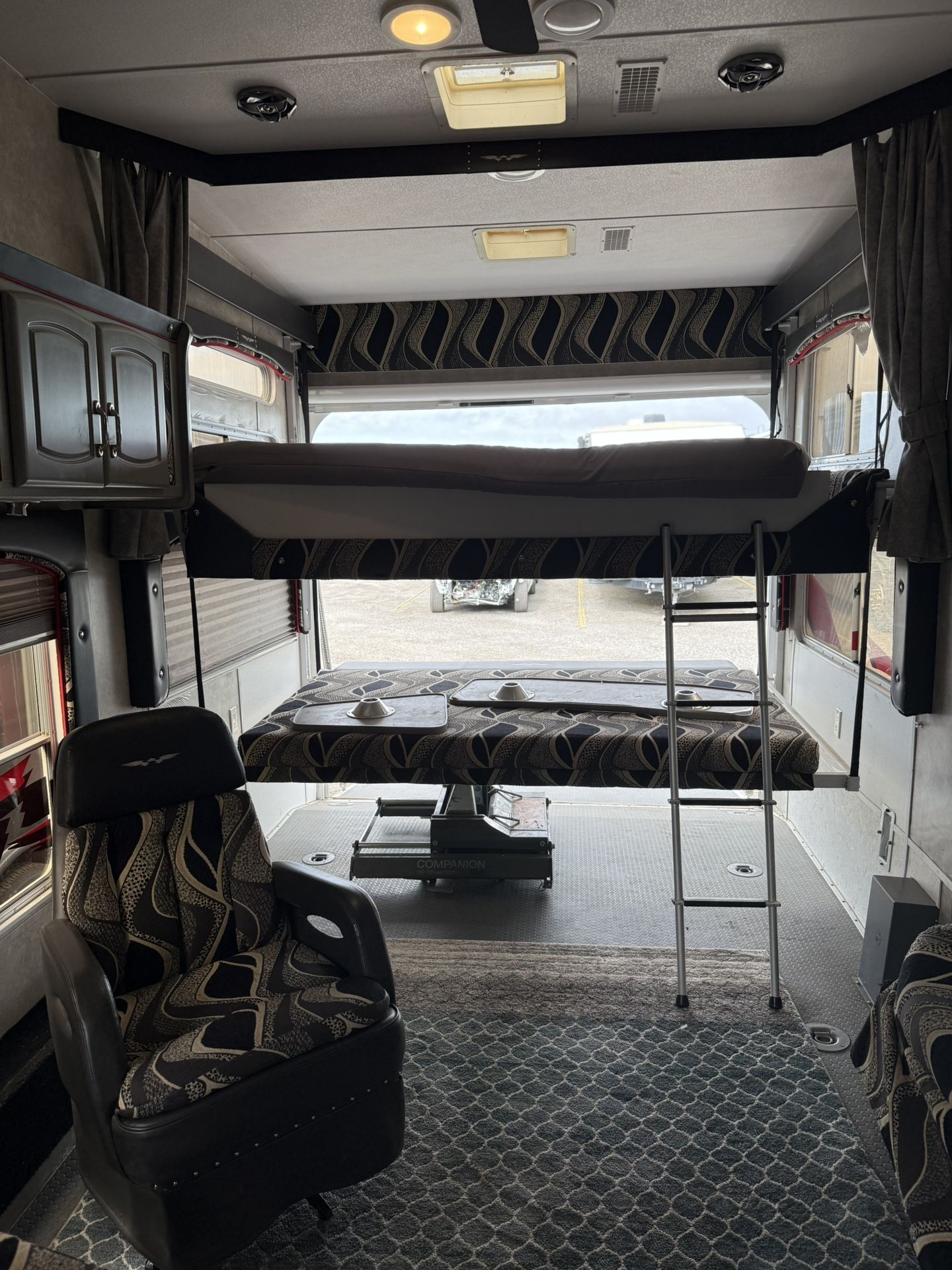 38’ WEEKEND WARRIOR FIFTH WHEEL TOY HAULER
