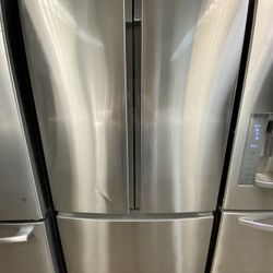 Insignia Refrigerator 36” W Used Counter Depth Excellent Working Conditions 