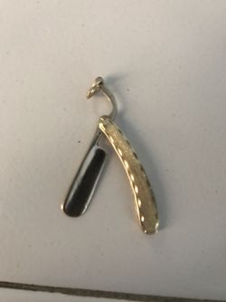 Barber razor 14k gold charm pendant