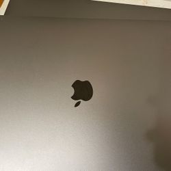 2018 500gb MacBook With Touch Bar 