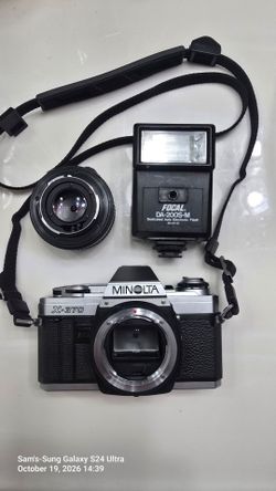 Minolta X-370 35mm SLR Film Camera Bundle w/ 50mm f/1.7 Lens & Focal Flash