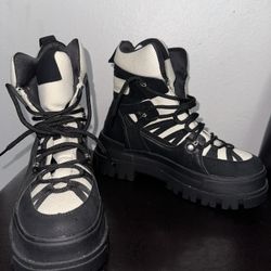 Women’s Boots Black/white