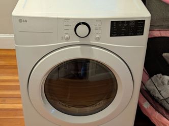 LG Electric Dryer (Model DLE3470W) — Like New!