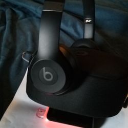 Beats Solo 4