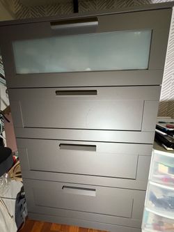 Gray, 4 drawer Dresser