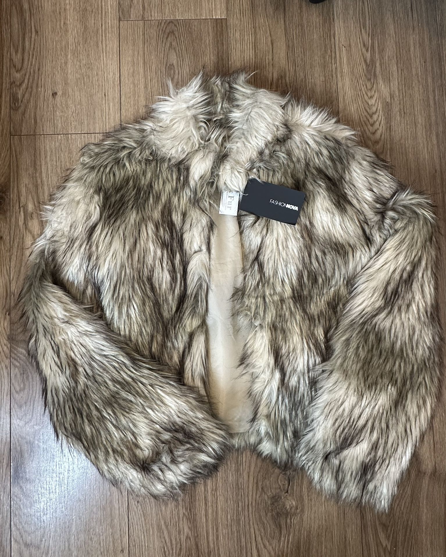 Fashion Nova XS Faux Fur Coat