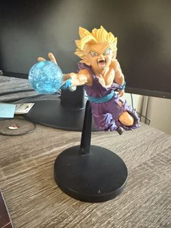 (PICKUP/LAS VEGAS LOCALS ONLY) Teen Gohan Kamehameha Figure