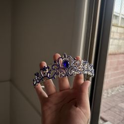 Blue crown