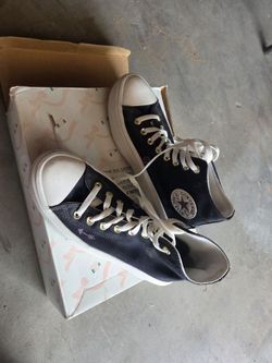 Woman's shoes