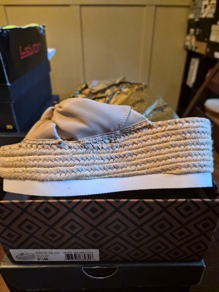 Brand New:  Charles David Platform Scoop Shoe Size 5.5