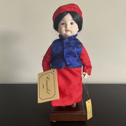 Camelot Lee Porcelain Doll Asian Chinese Display Stand 10in Vintage