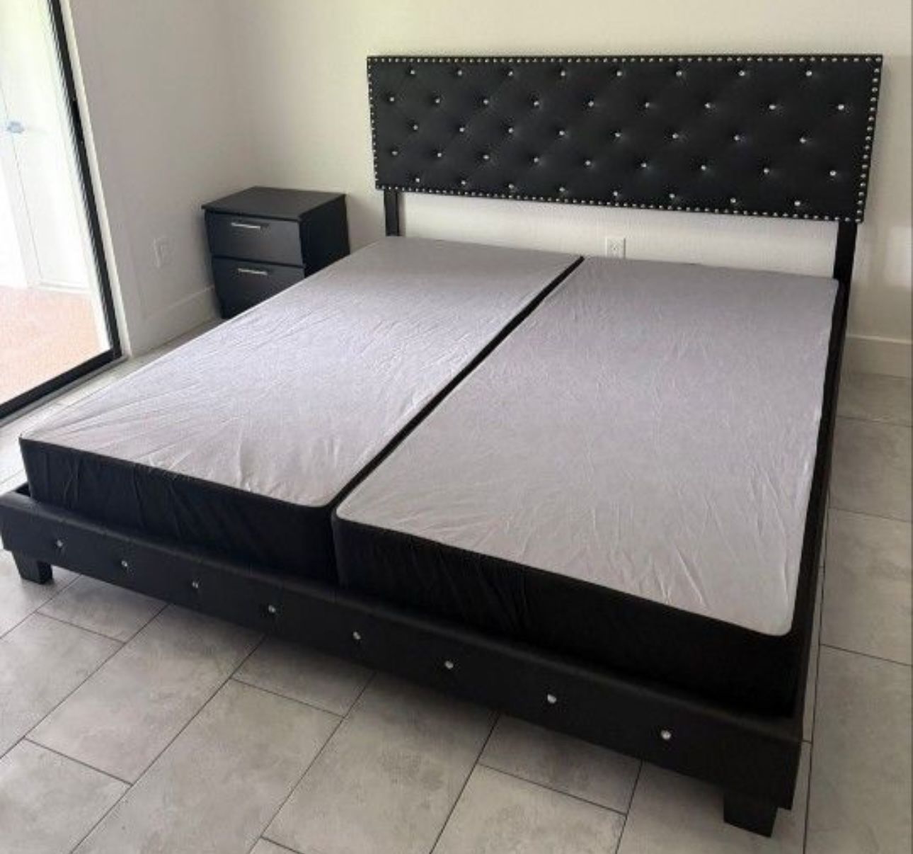 NEW BED FRAME KING SIZE BLACK WITH MATTRESS AND BOX 