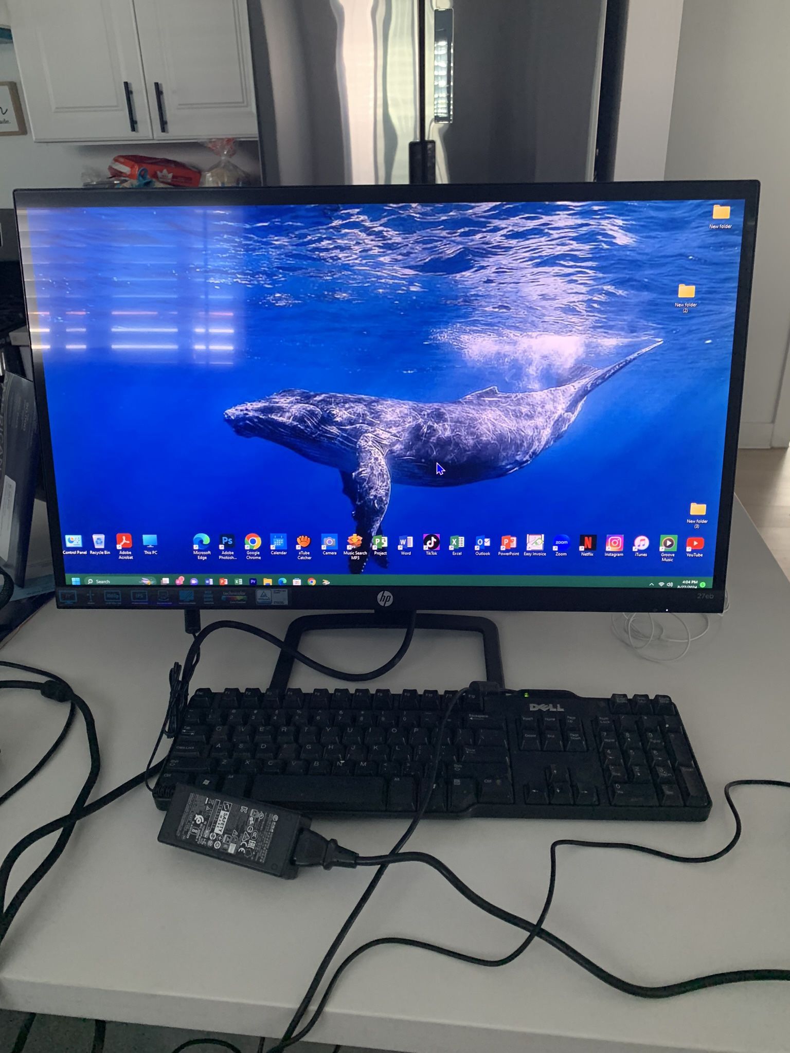 27” Inches GAMINGt HP. LCD MONITOR resolution 2560 X 1080 ( Looks Like Brand New ) Is On Very Good Condition 