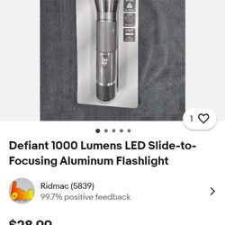 Defiant Aluminum Flashlight 1000 Lumens 